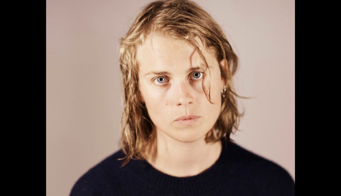 Marika Hackman w/ Art School Girlfriend, Oyeme